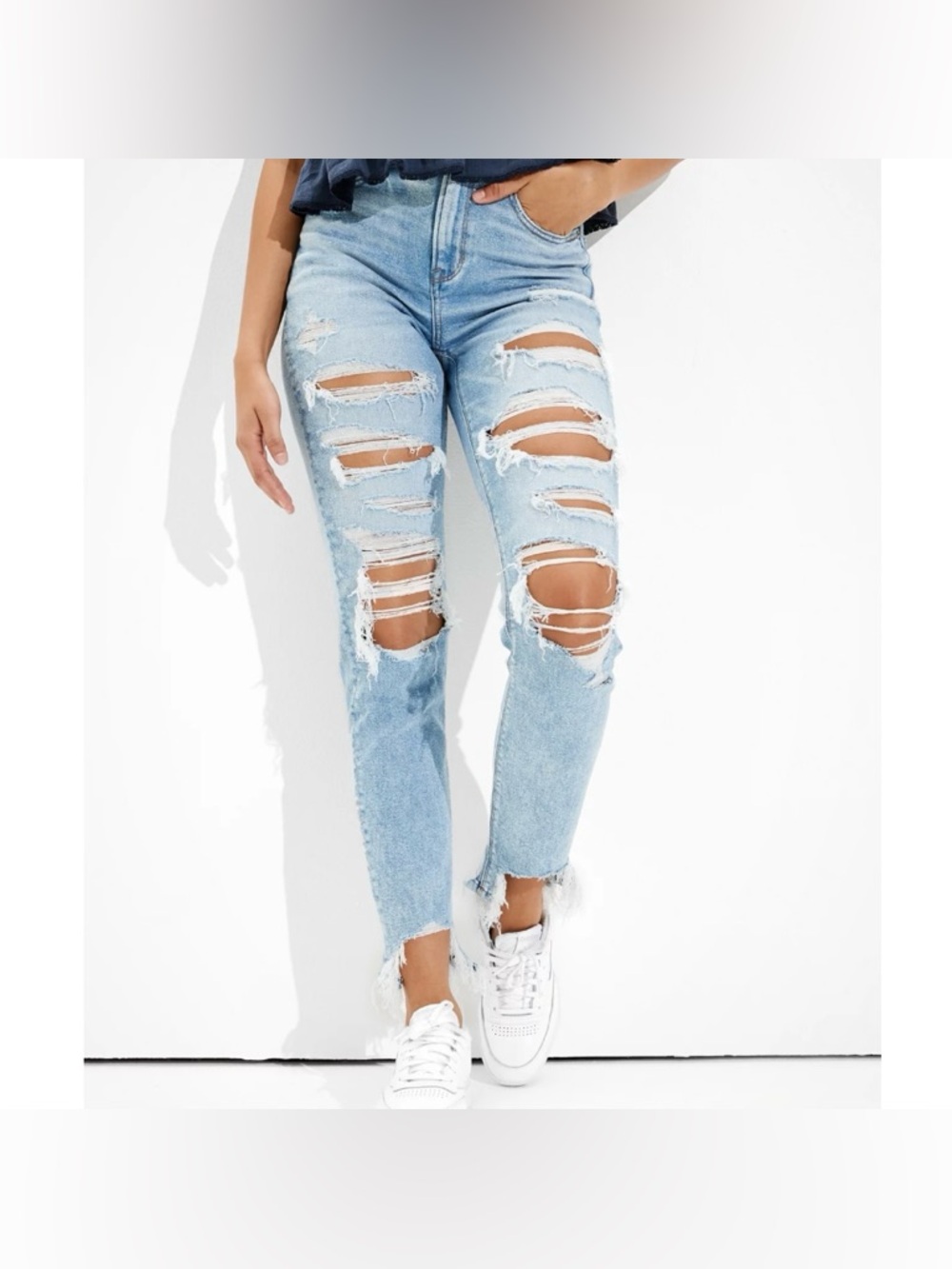 American Eagle Outfitters Mom Jeans High Rise Light Wash Distressed Women’s 4 - Picture 6 of 8